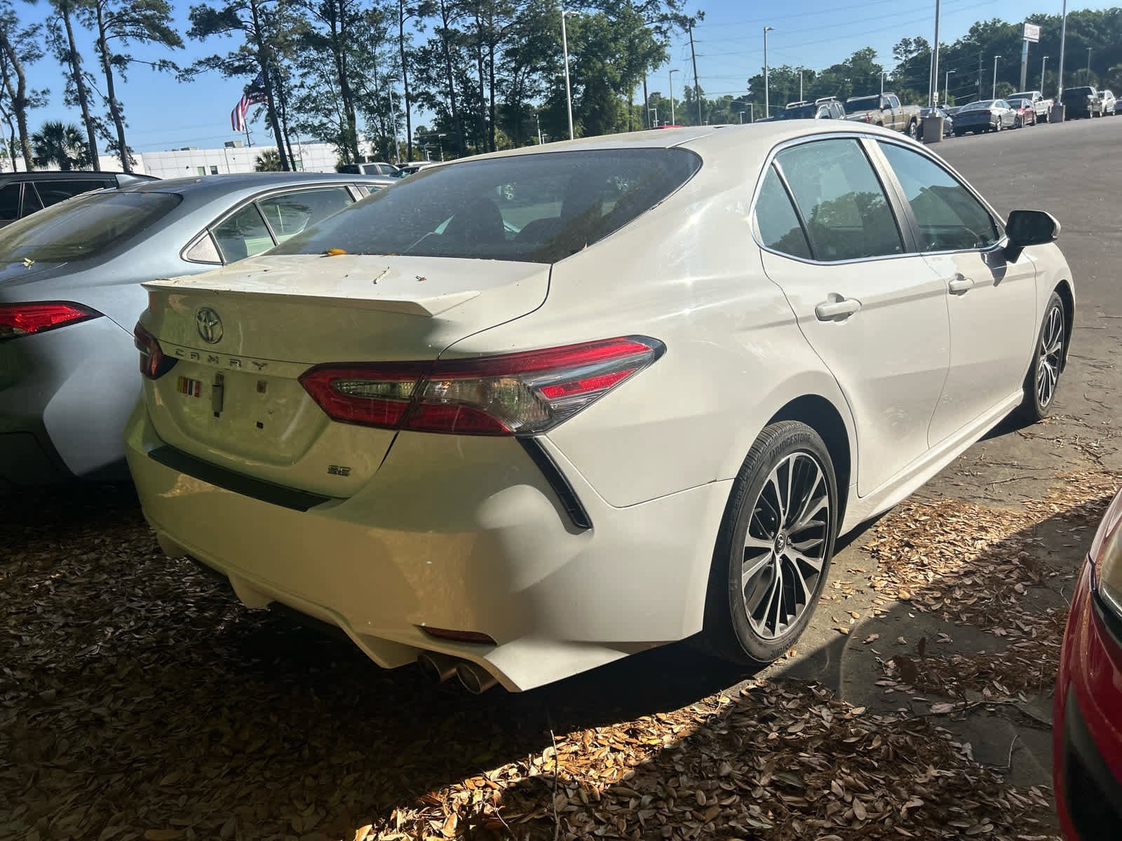 2018 Toyota Camry SE photo 5