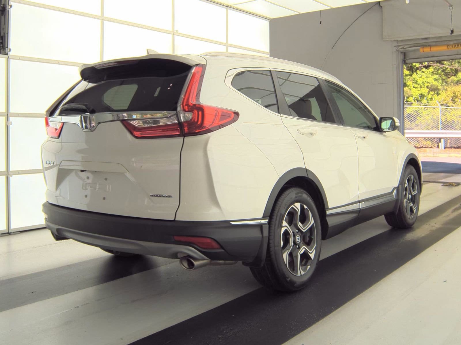 2018 Honda CR-V Touring photo 6