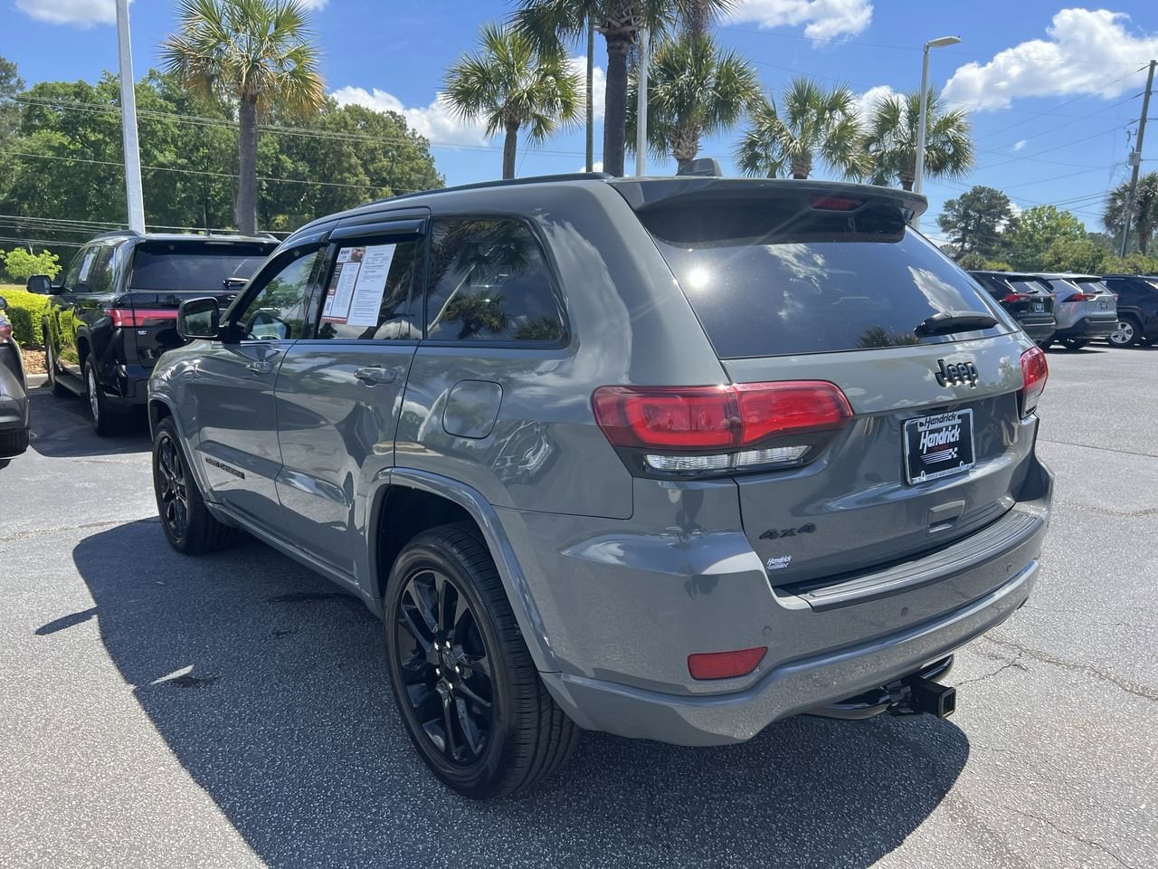 2021 Jeep Grand Cherokee Laredo X photo 3