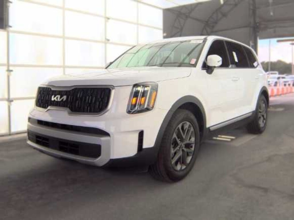 Used 2024 Kia Telluride LX SUV