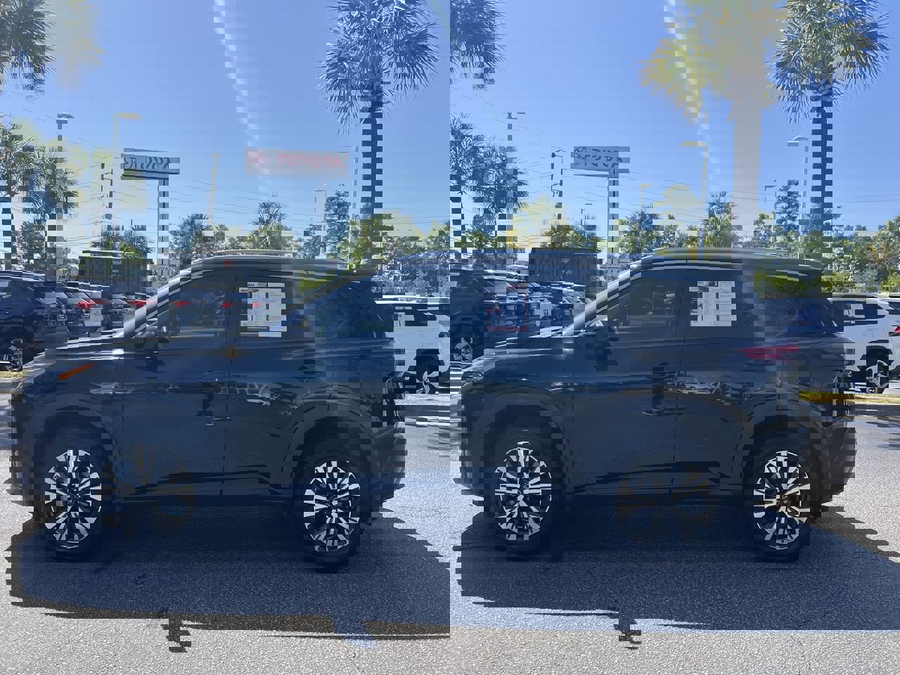 2023 Nissan Rogue SV photo 6