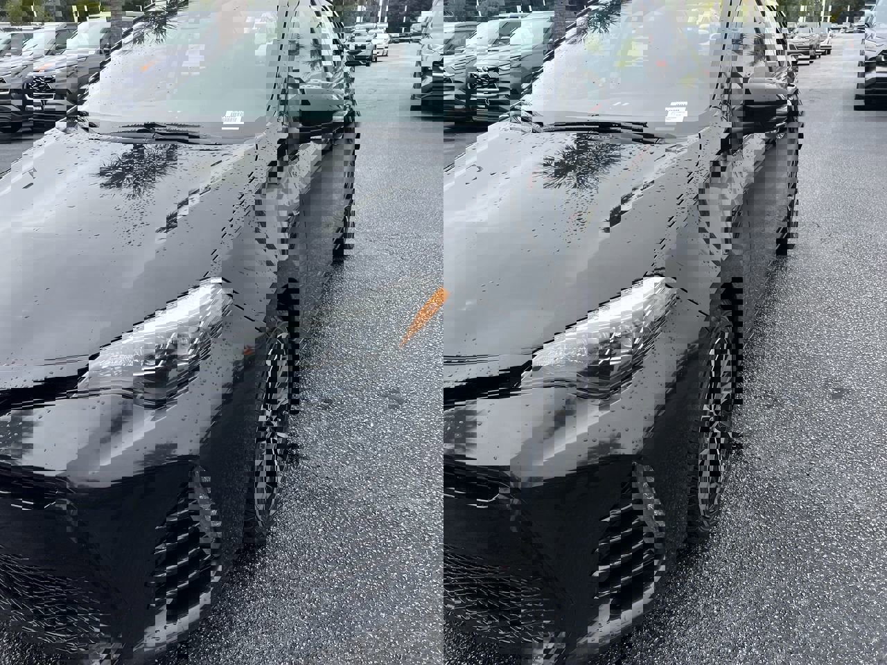 2017 Toyota Corolla SE photo 3