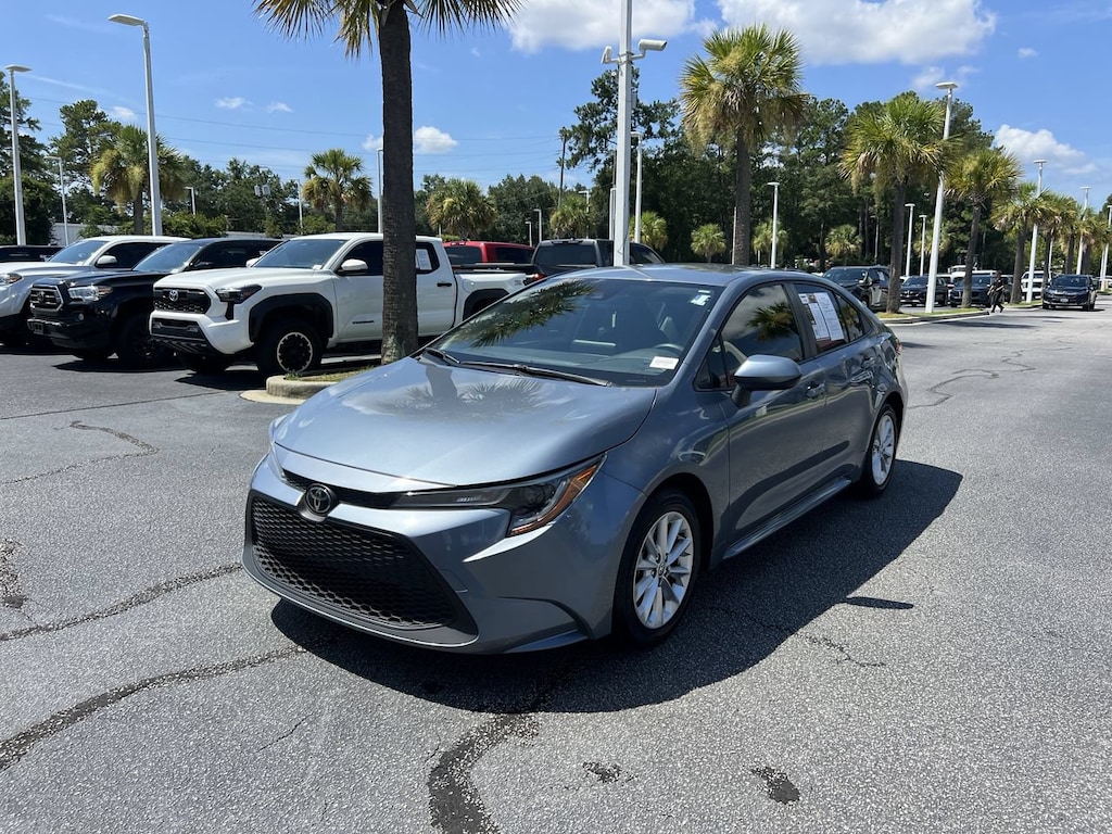 Used 2022 Toyota Corolla LE Sedan