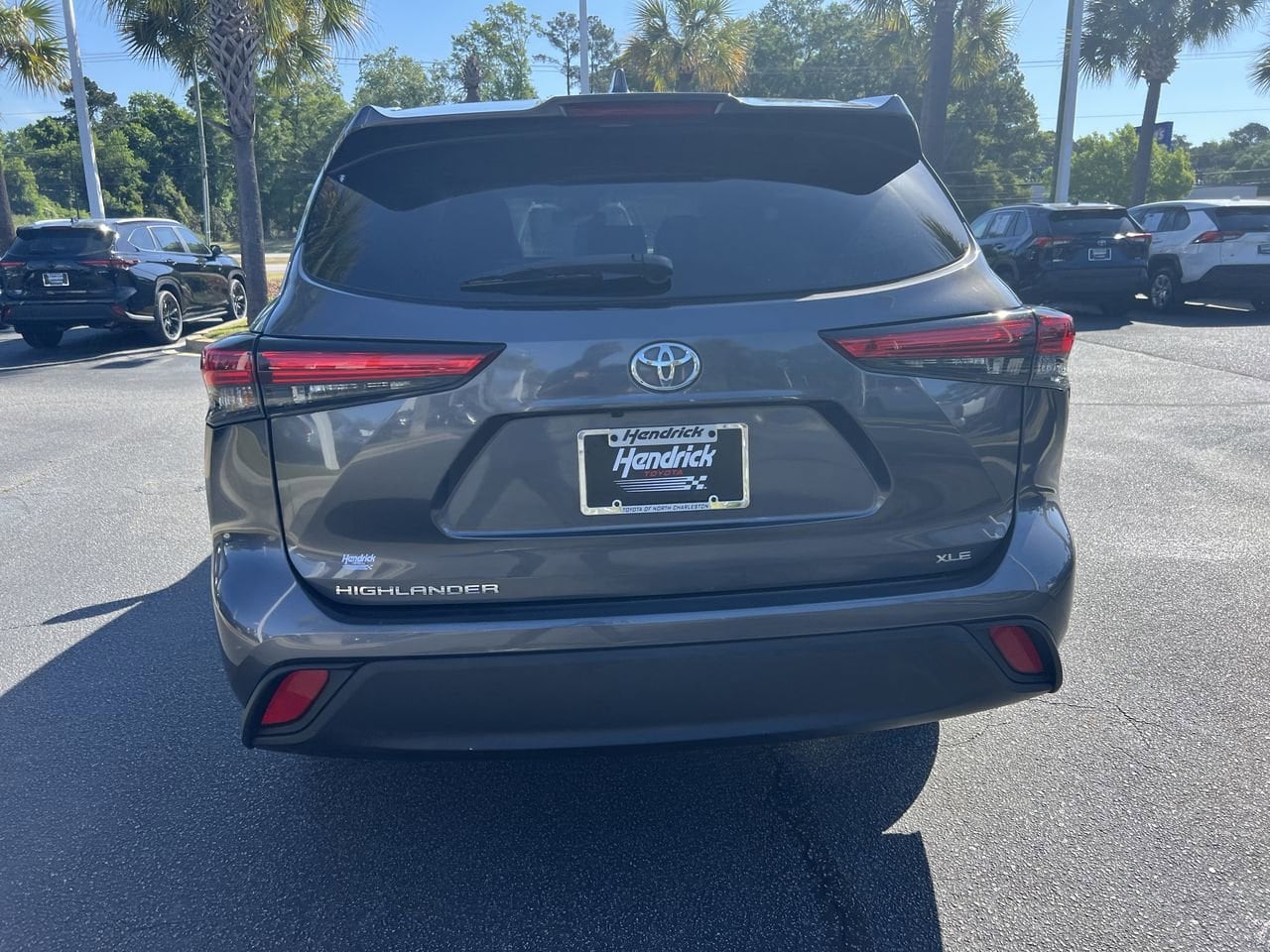 2023 Toyota Highlander XLE photo 3