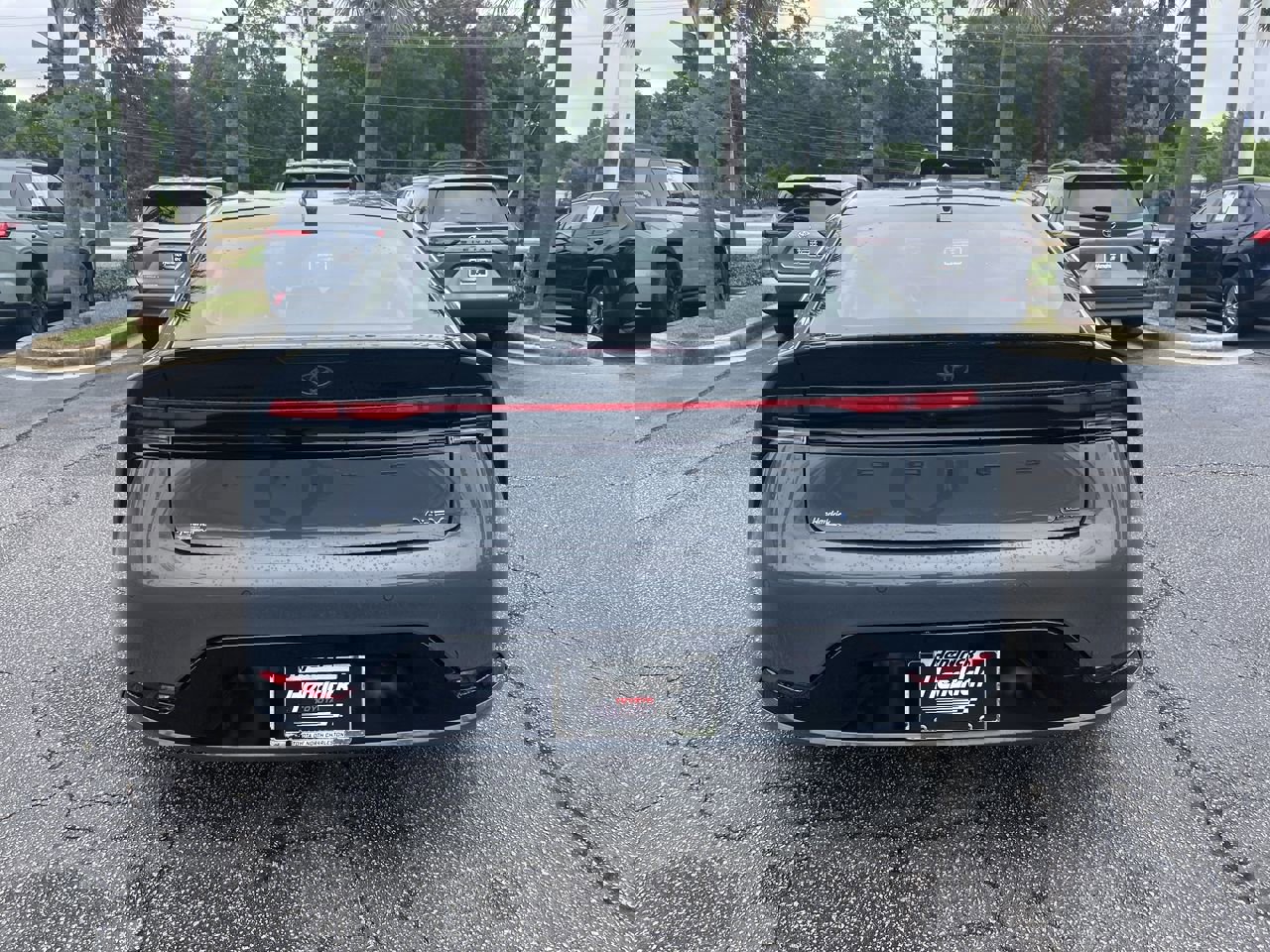 2024 Toyota Prius XLE photo 3