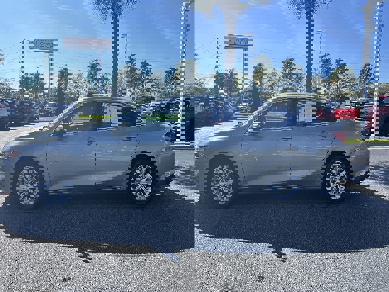 2023 Chevrolet Malibu LT photo 6