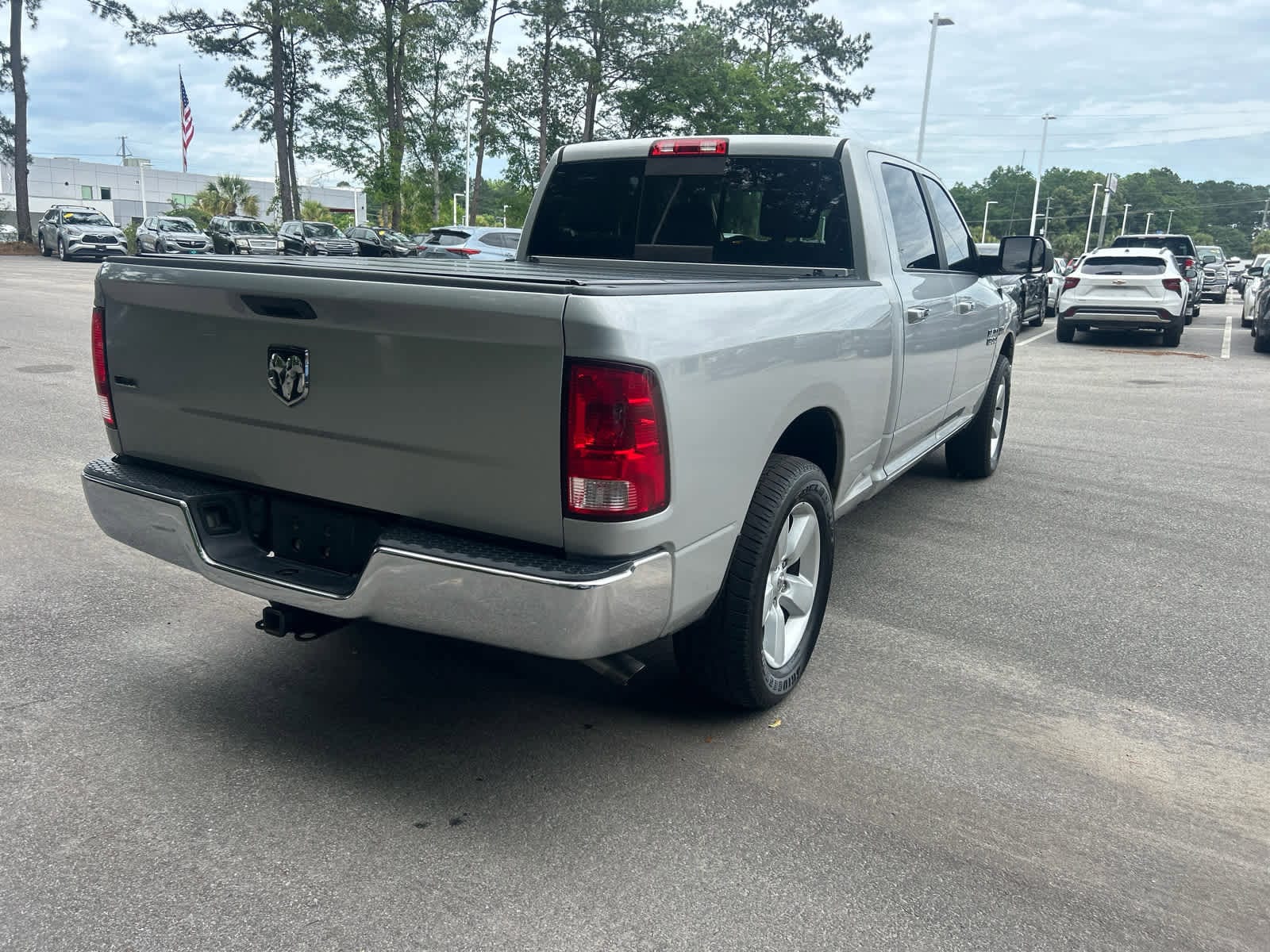 2018 Ram 1500 SLT photo 5