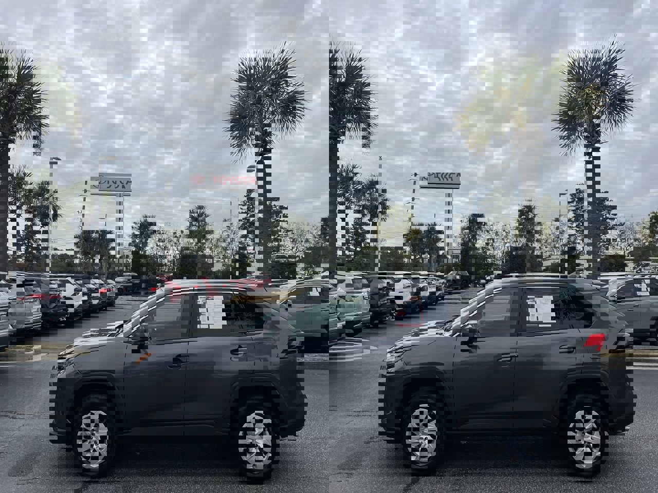 2024 Toyota RAV4 LE photo 6