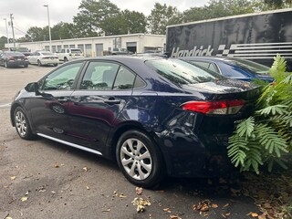 2021 Toyota Corolla LE Sedan