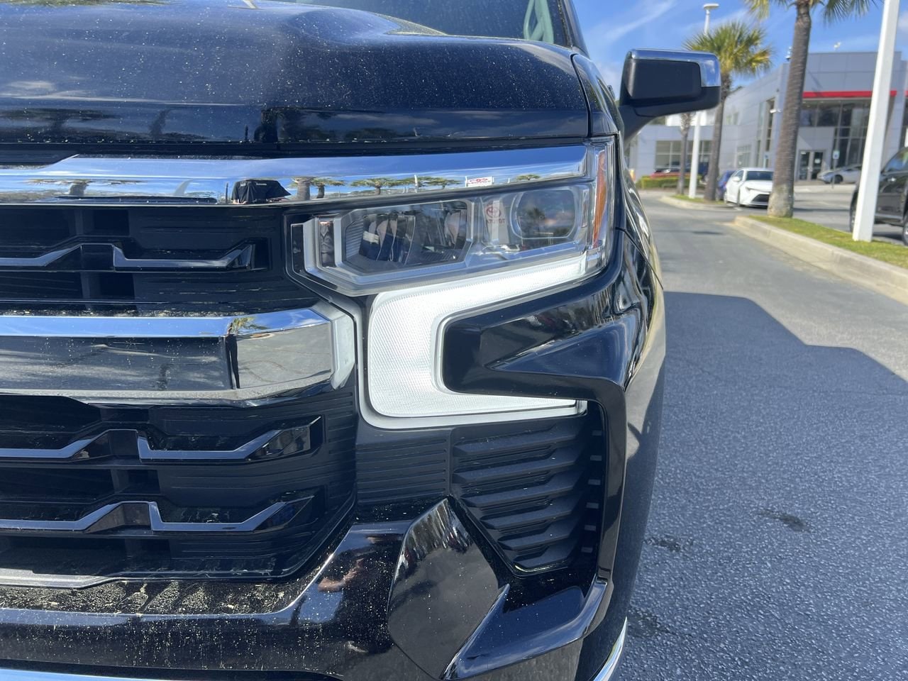 2025 Chevrolet Silverado 1500 LT photo 4