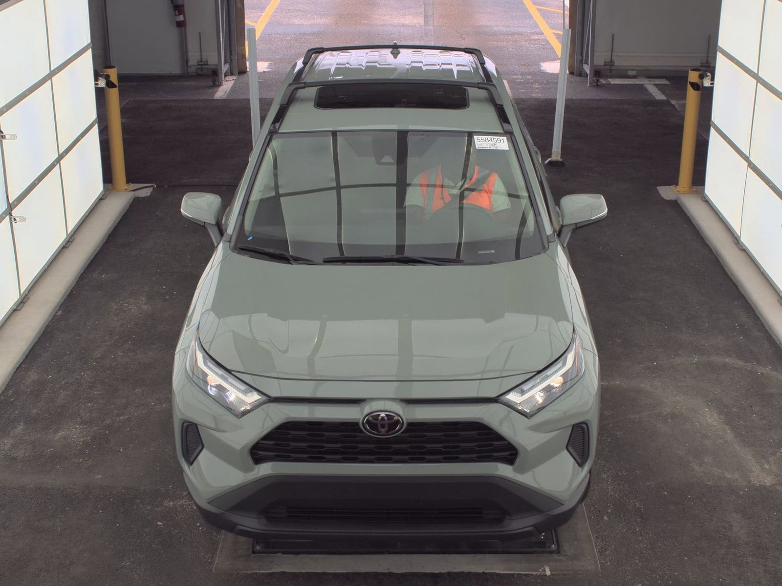 2023 Toyota RAV4 XLE photo 2