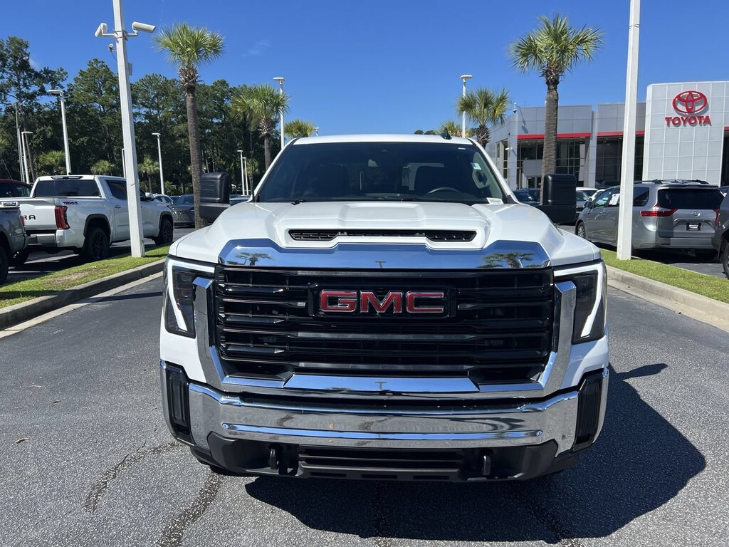 Used 2025 GMC Sierra 2500HD Pro Pickup