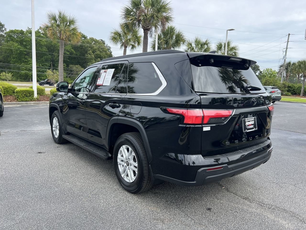 2024 Toyota Sequoia SR5 photo 3