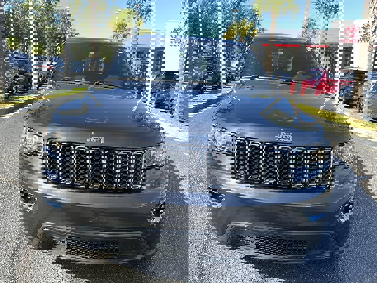 2018 Jeep Grand Cherokee Laredo E photo 2