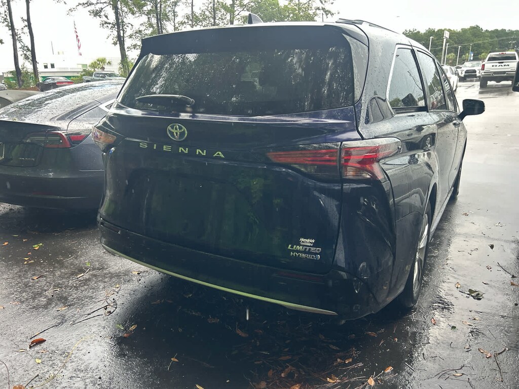 Certified 2023 Toyota Sienna Limited Minivan