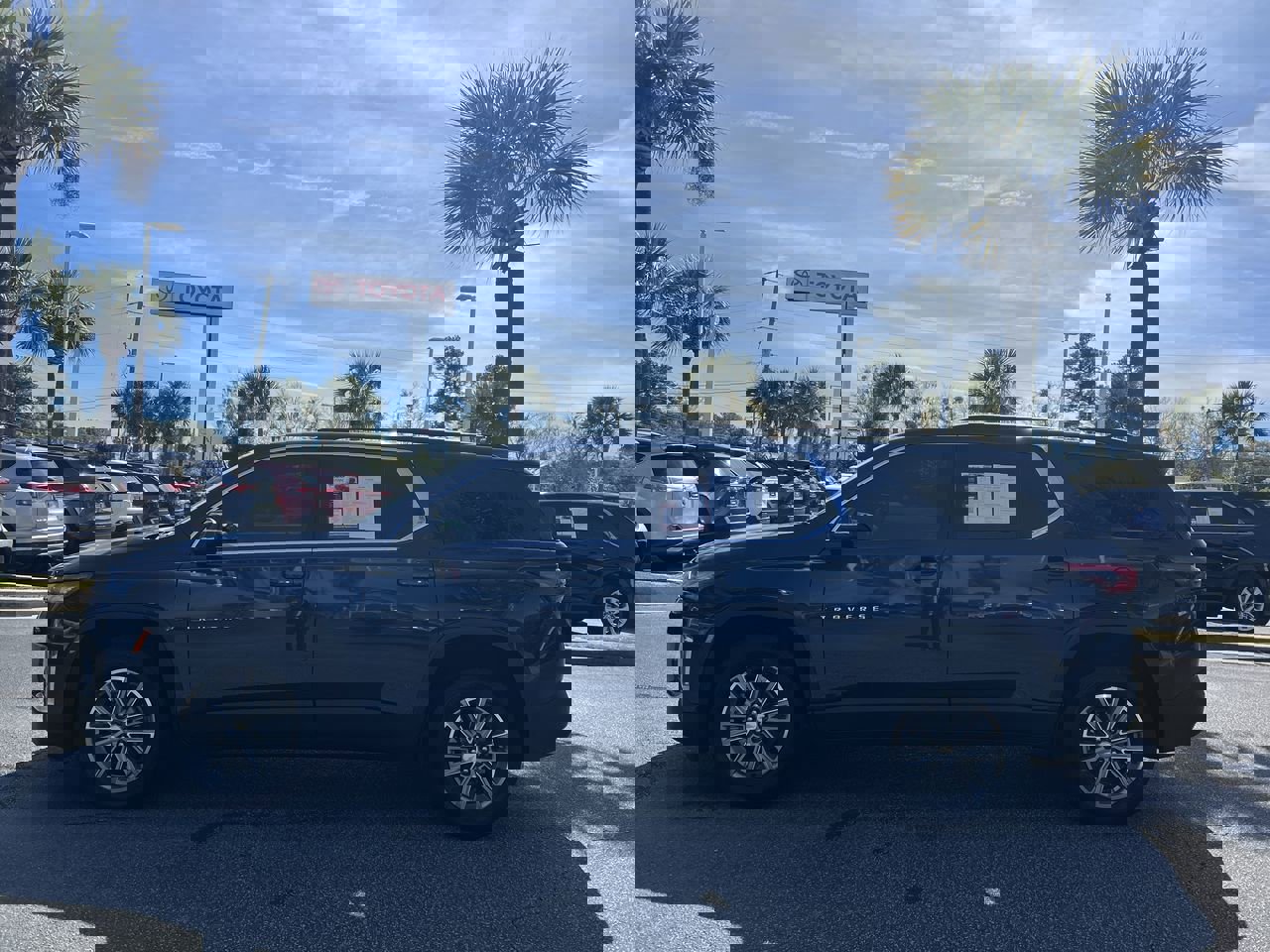 2023 Chevrolet Traverse LT Cloth photo 6