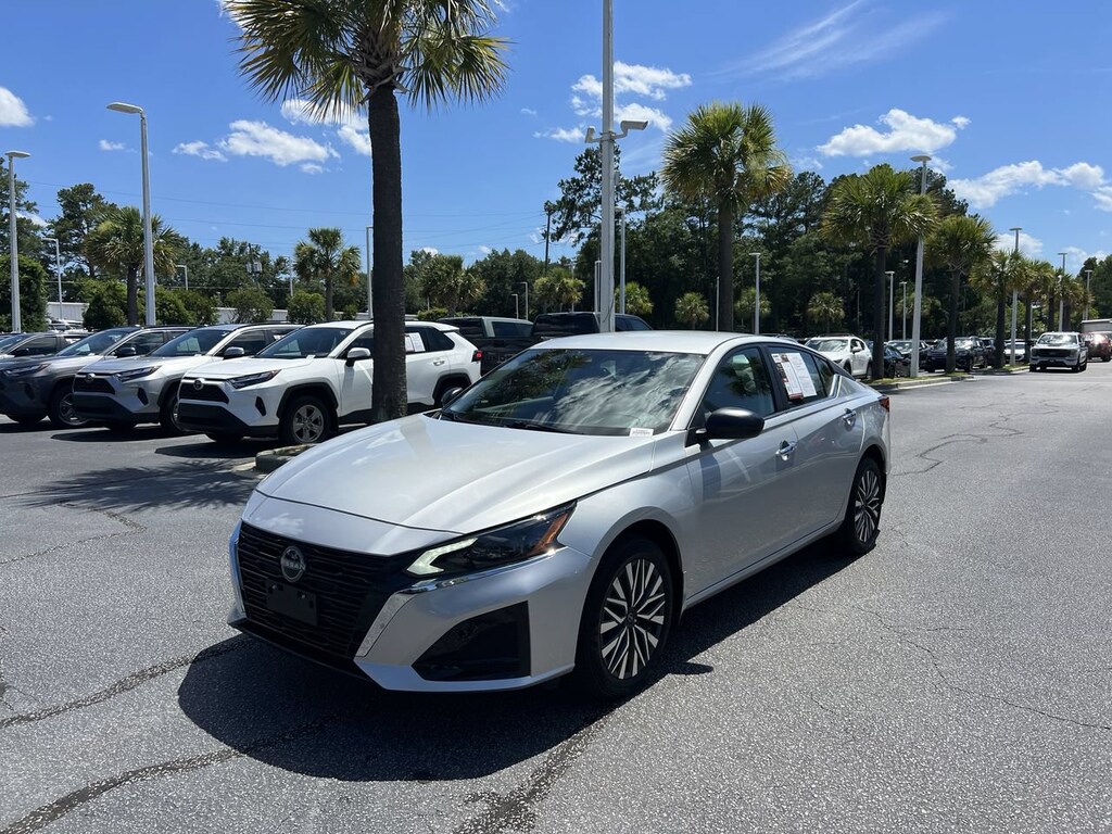 Used 2024 Nissan Altima 2.5 SV Sedan