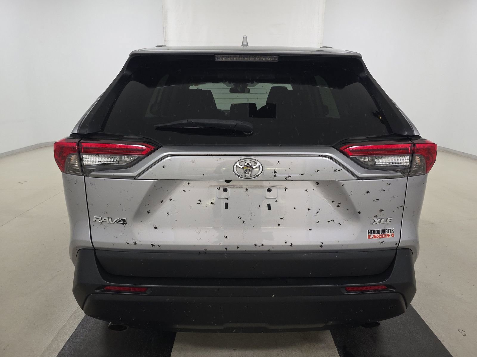 2021 Toyota RAV4 XLE photo 6
