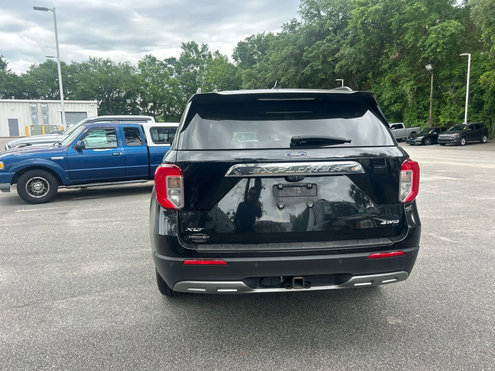 2021 Ford Explorer XLT photo 3