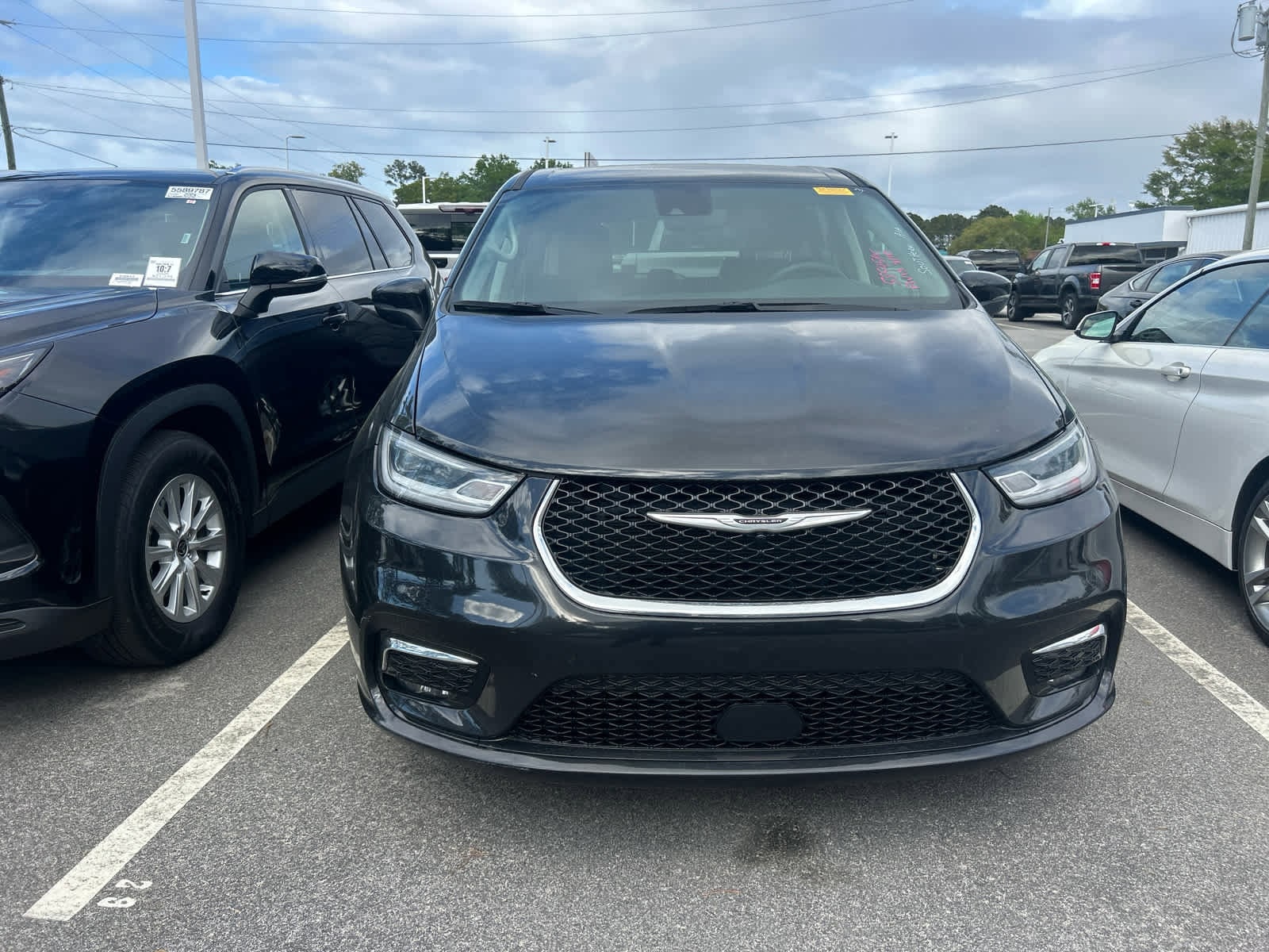 2023 Chrysler Pacifica Touring L photo 6