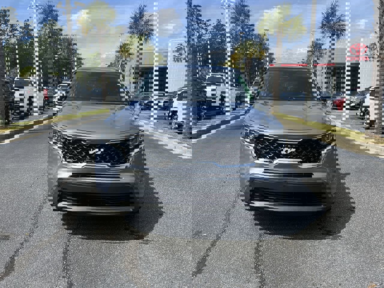 2022 Kia Sorento LX photo 2