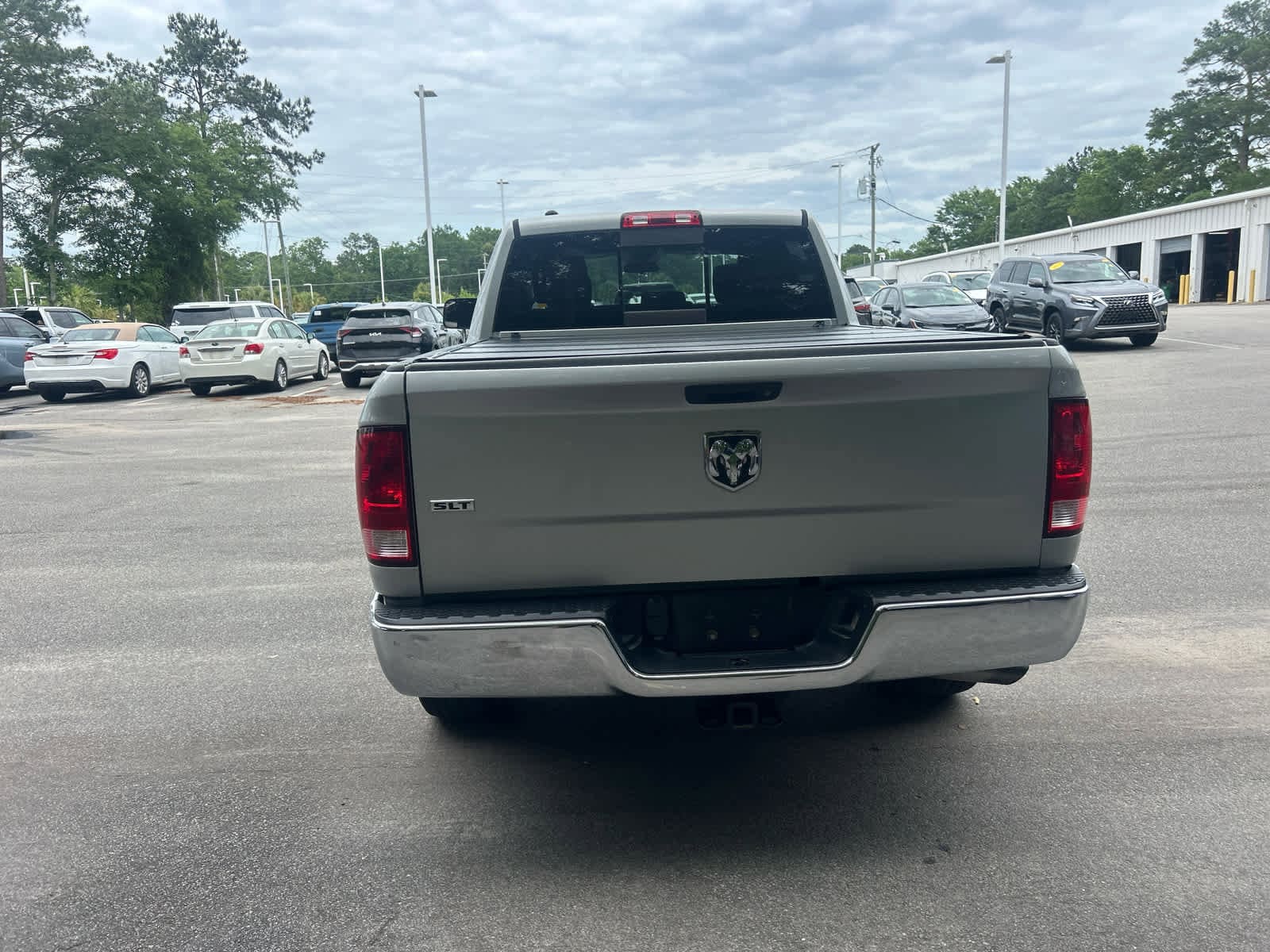 2018 Ram 1500 SLT photo 3