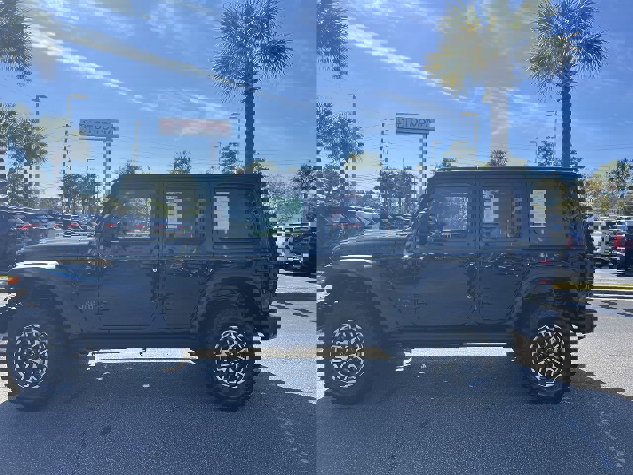 2025 Jeep Wrangler Rubicon photo 5