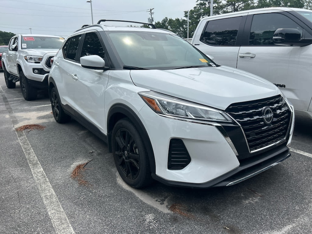 Used 2024 Nissan Kicks SV SUV