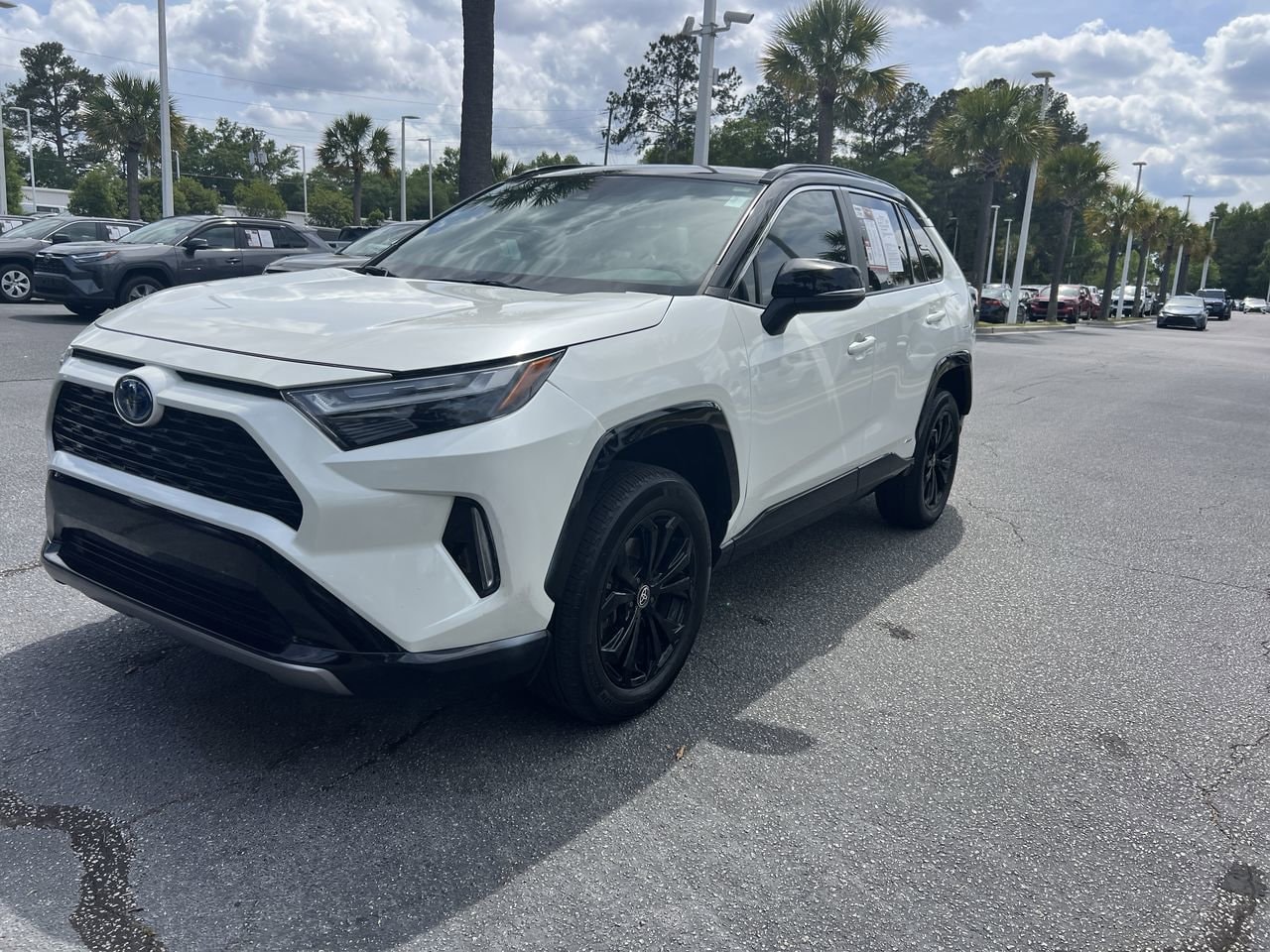 2022 Toyota RAV4 Hybrid XSE photo 4