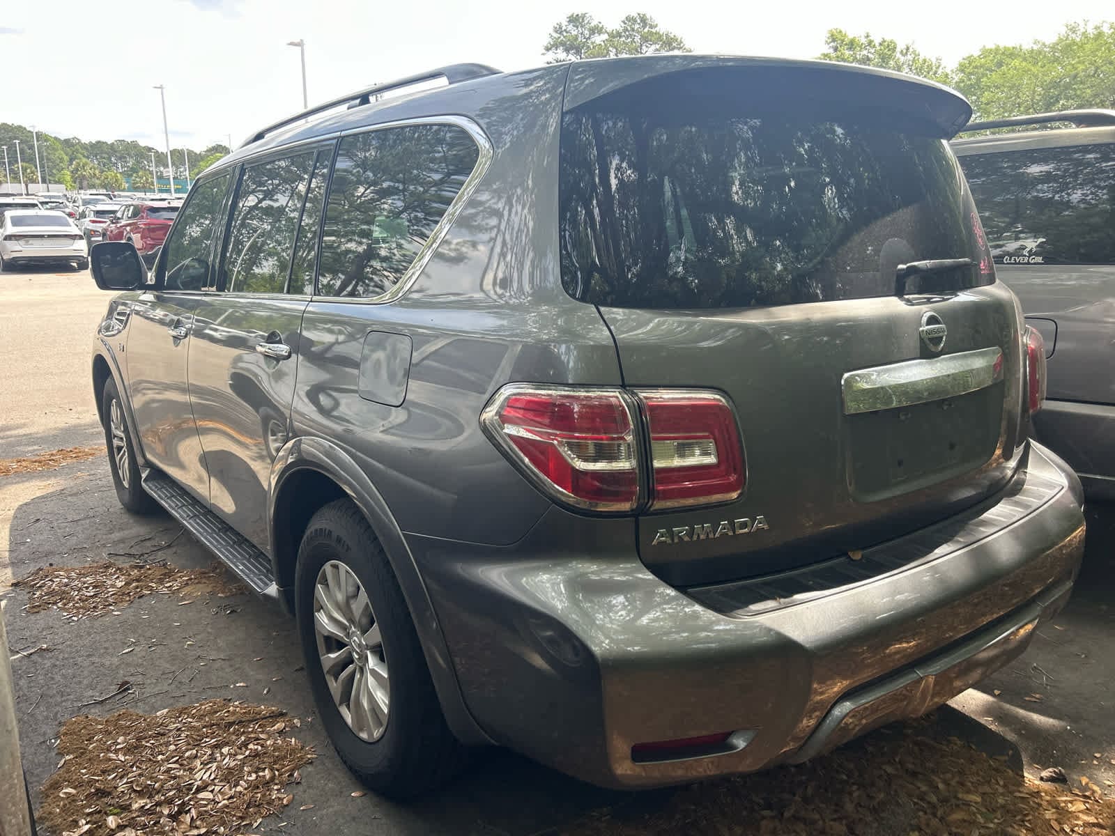 2019 Nissan Armada SV photo 6