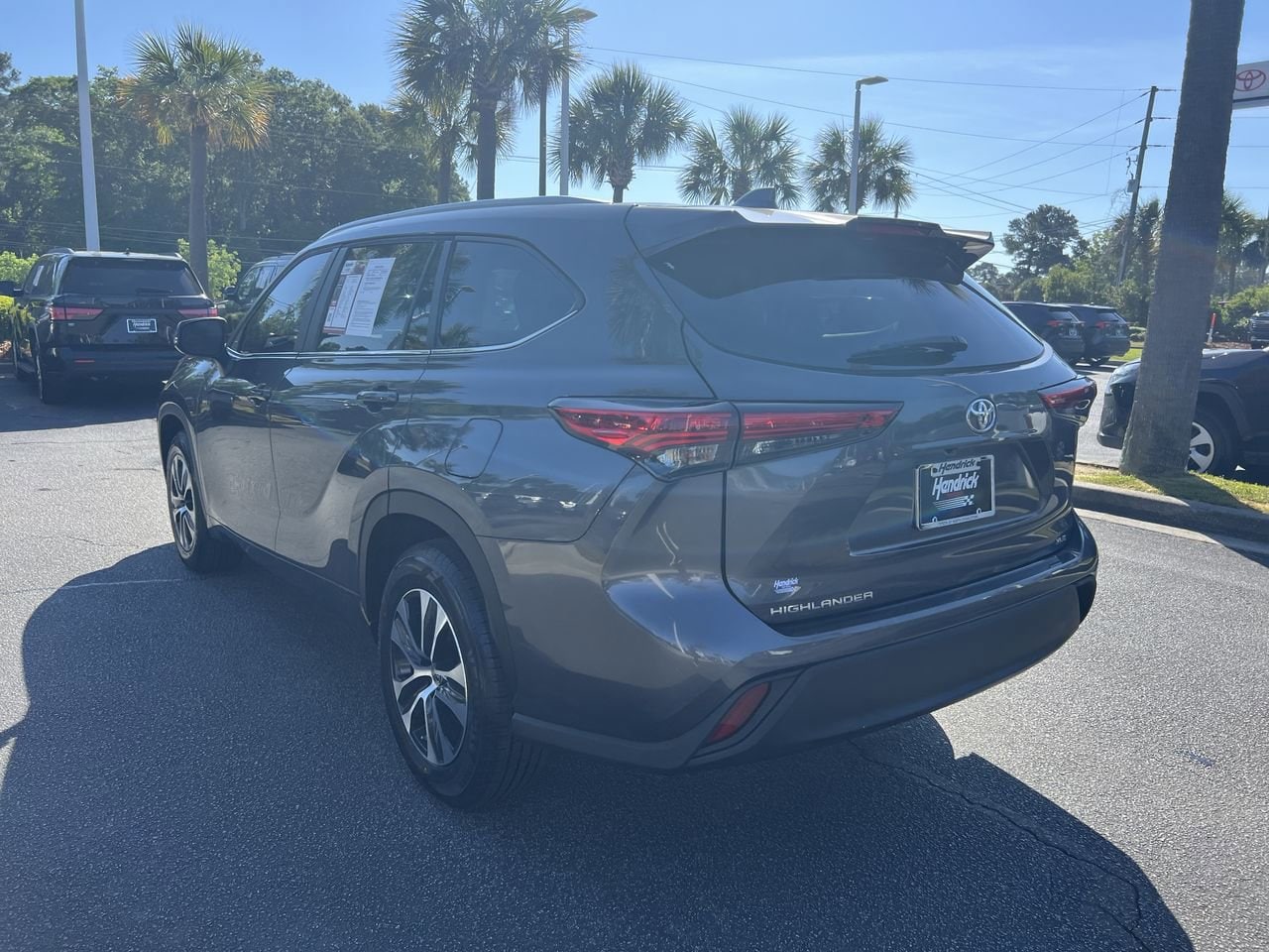 2023 Toyota Highlander XLE photo 6