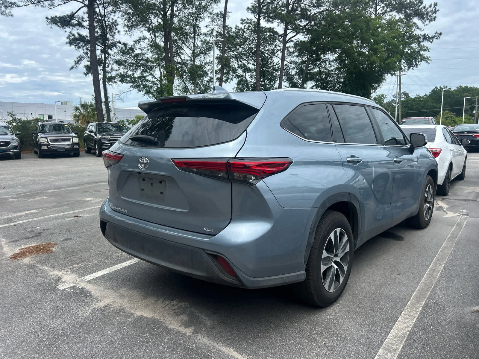 2023 Toyota Highlander XLE photo 5