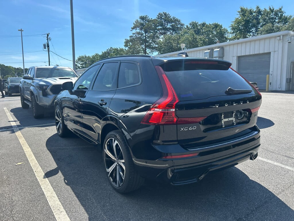Used 2022 Volvo XC60 R-Design SUV