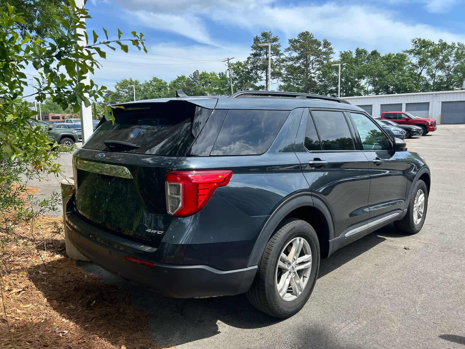 2023 Ford Explorer XLT photo 5