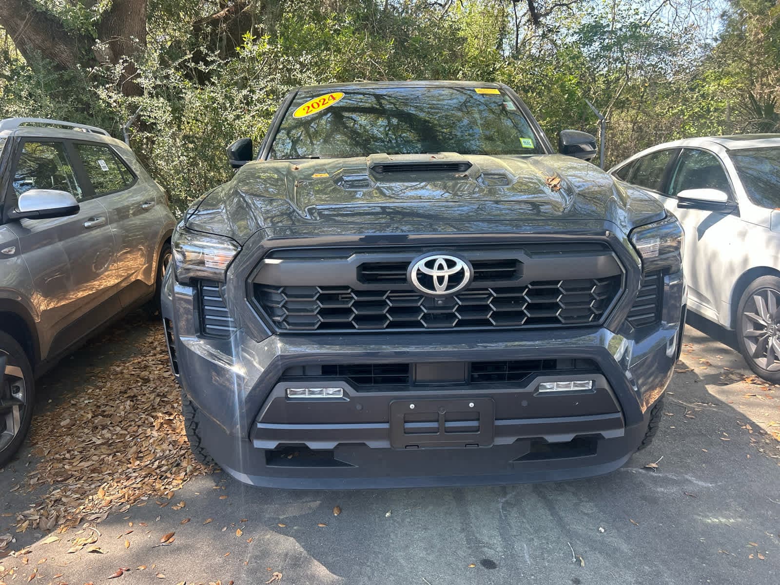 2024 Toyota Tacoma TRD Sport Hybrid photo 2