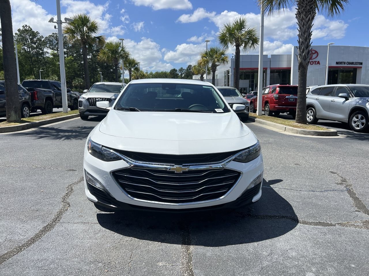 2023 Chevrolet Malibu LT photo 2