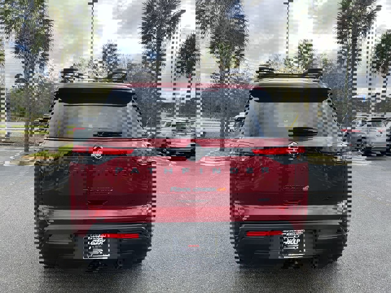 2024 Nissan Pathfinder Rock Creek photo 3