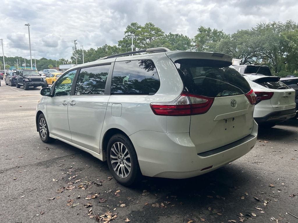 Used 2019 Toyota Sienna XLE Minivan