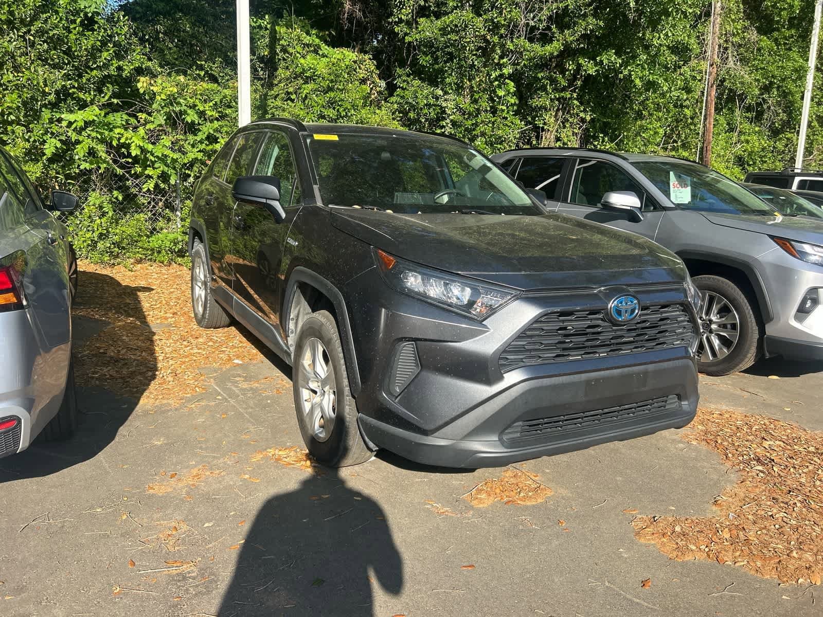 2021 Toyota RAV4 Hybrid LE photo 5