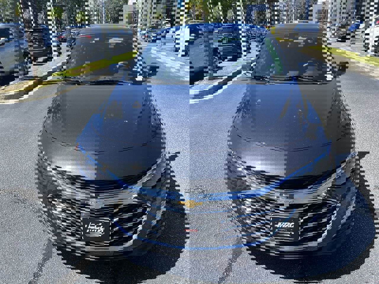 2023 Chevrolet Malibu 1LT photo 2