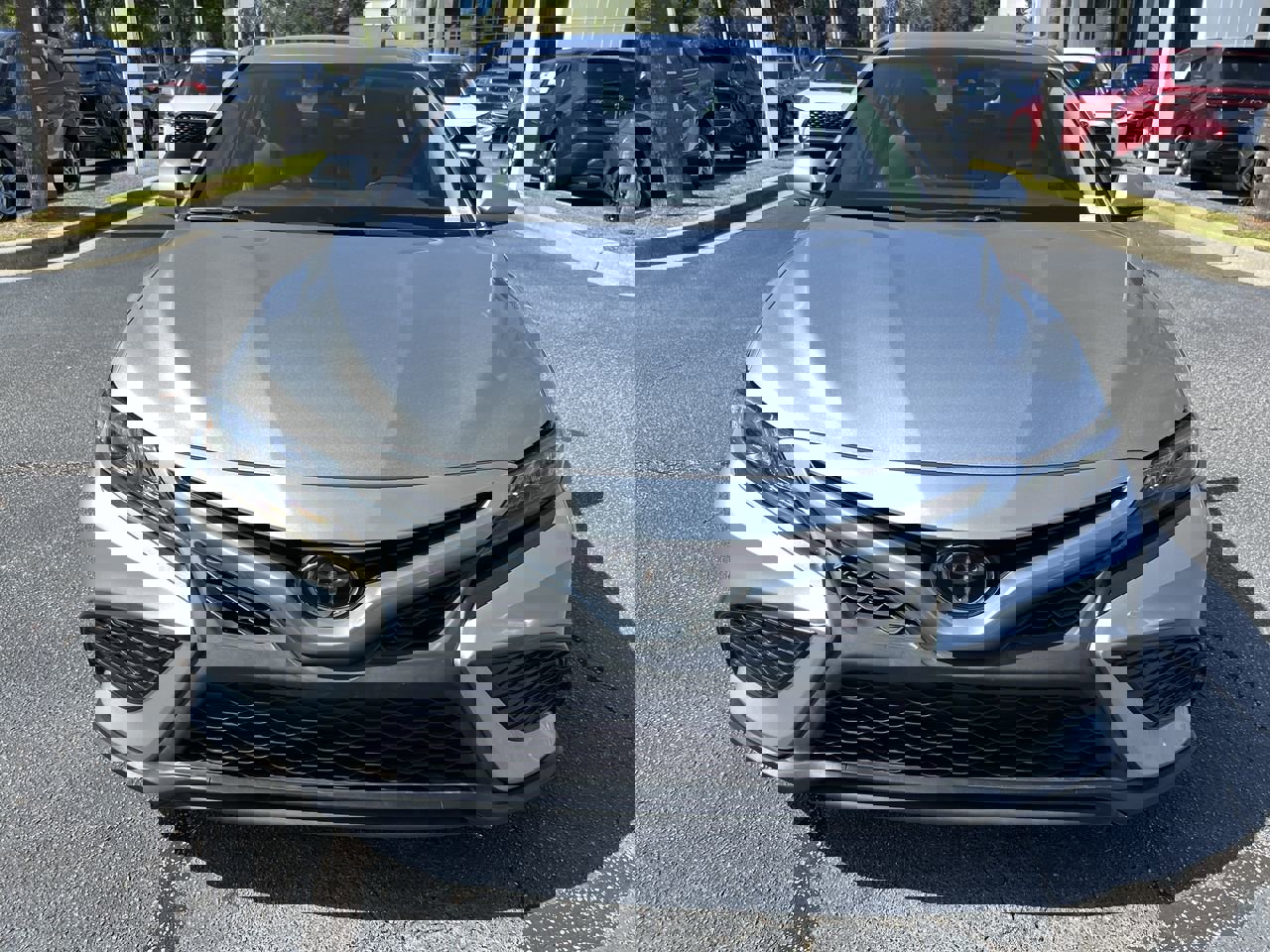 2022 Toyota Camry SE photo 2