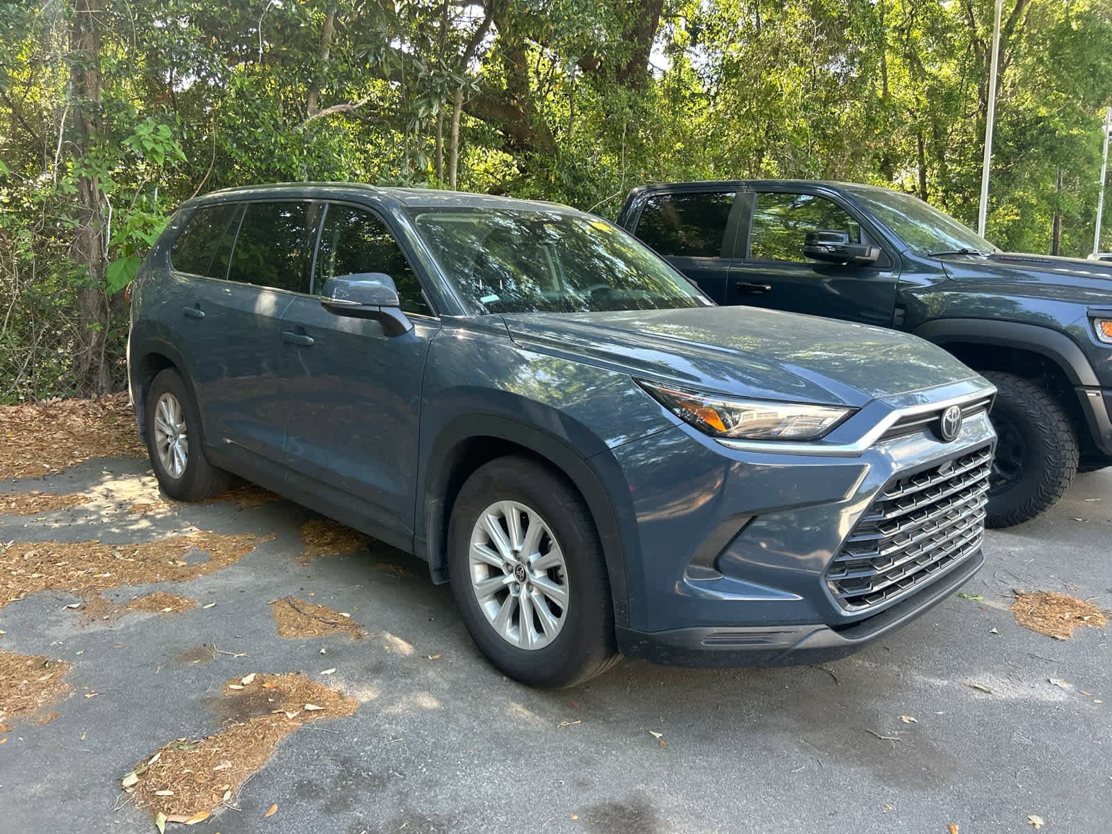 2026 Toyota Grand Highlander XLE photo 3