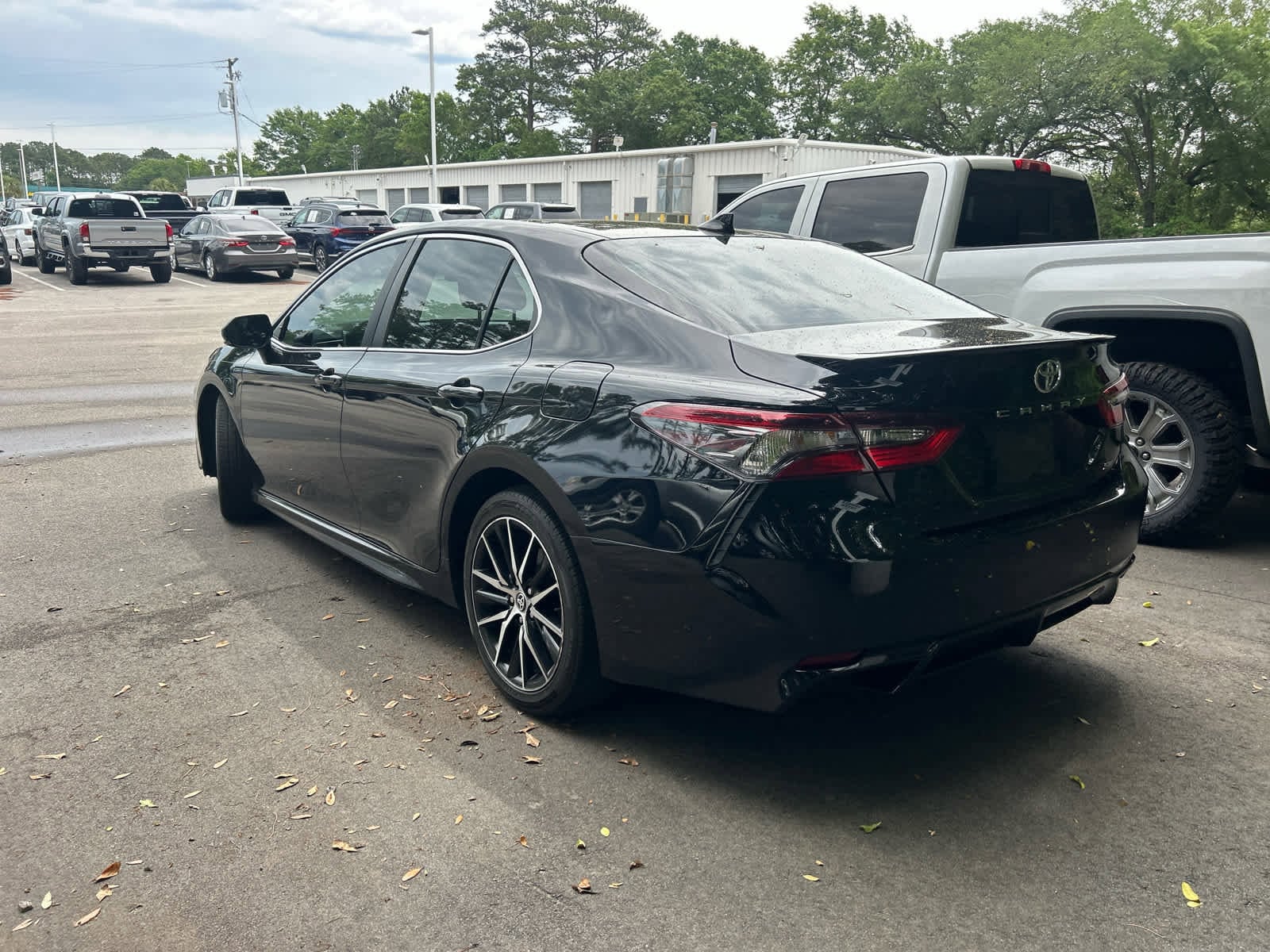 2023 Toyota Camry SE photo 2