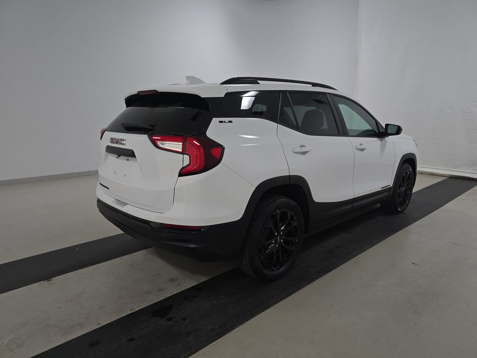 2022 GMC Terrain SLE photo 5