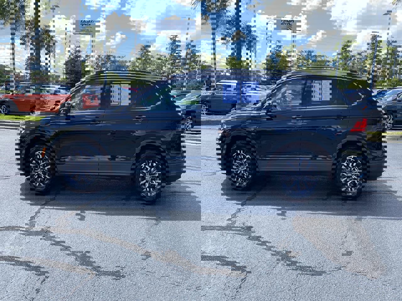 2019 Volkswagen Tiguan SE photo 3