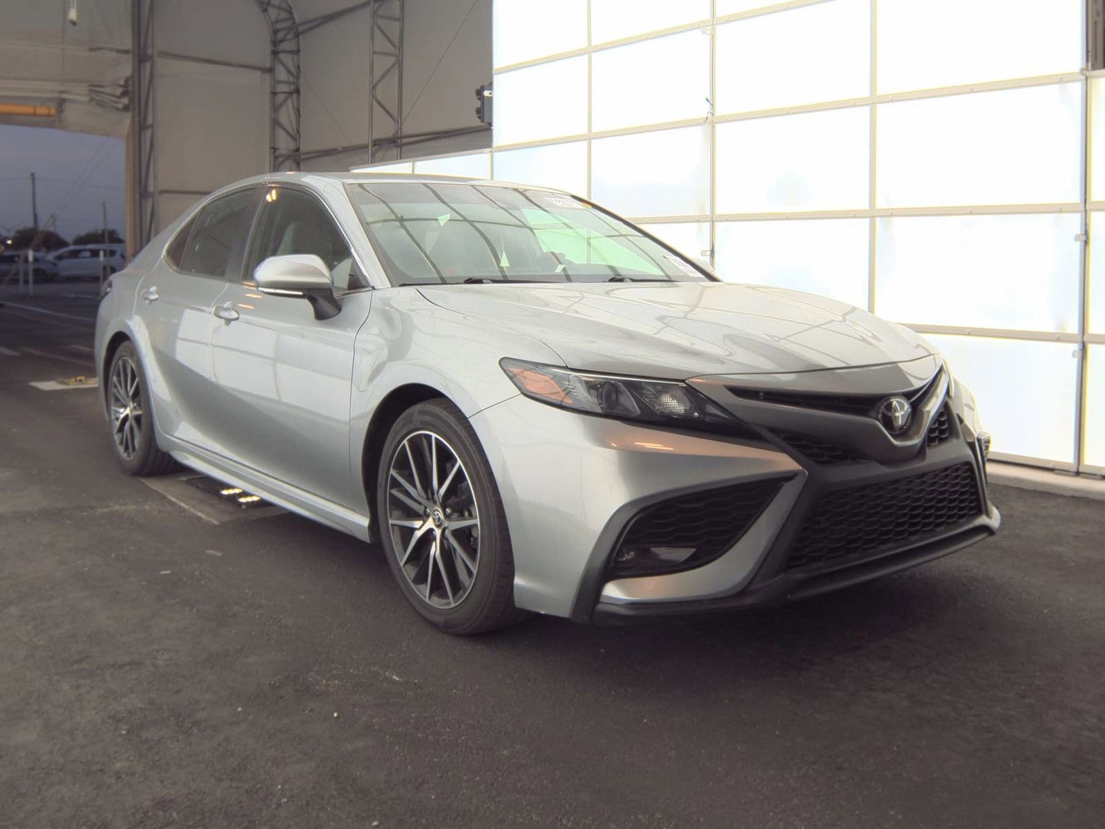 2023 Toyota Camry SE photo 5