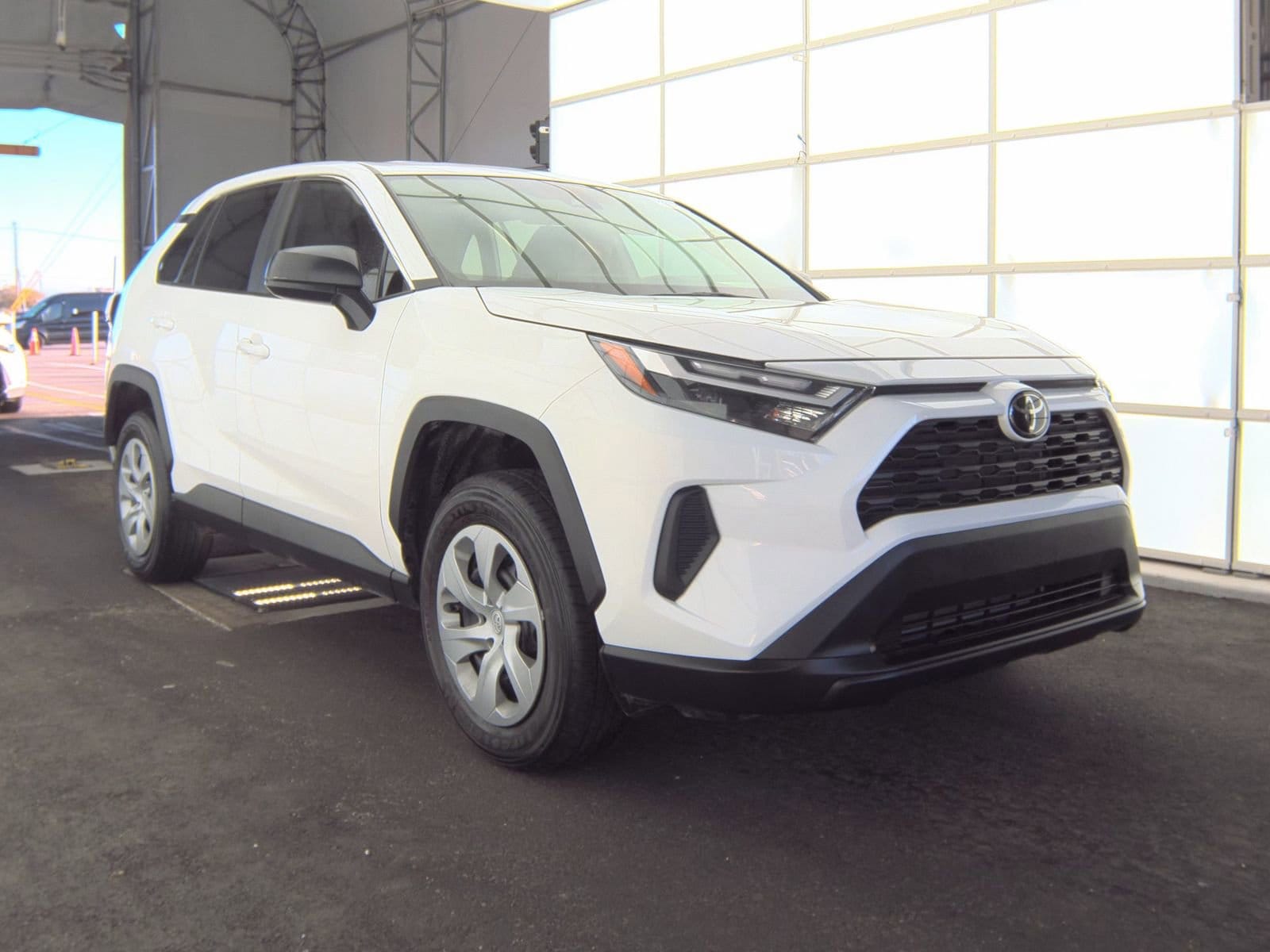 2024 Toyota RAV4 LE photo 5