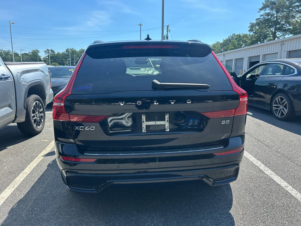 Used 2022 Volvo XC60 R-Design SUV