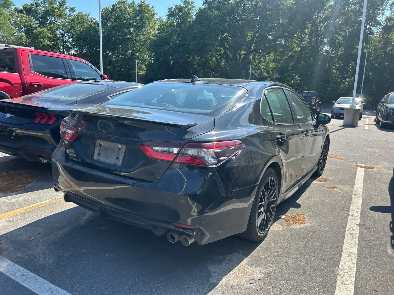 2022 Toyota Camry SE photo 5