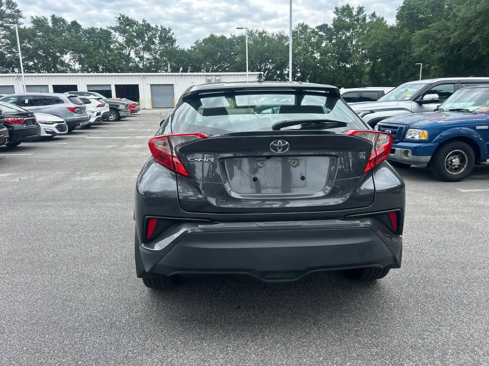 2021 Toyota C-HR XLE photo 3